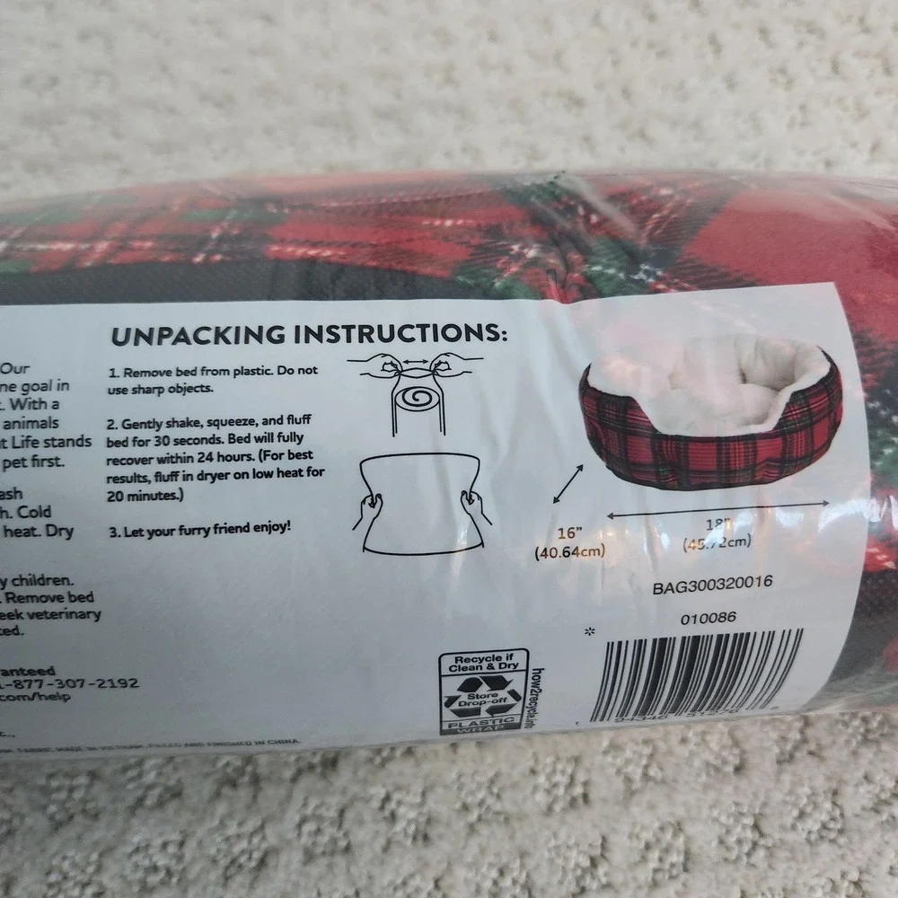 Christmas Holiday Pet Bed Small Red Plaid 18x16 NEW